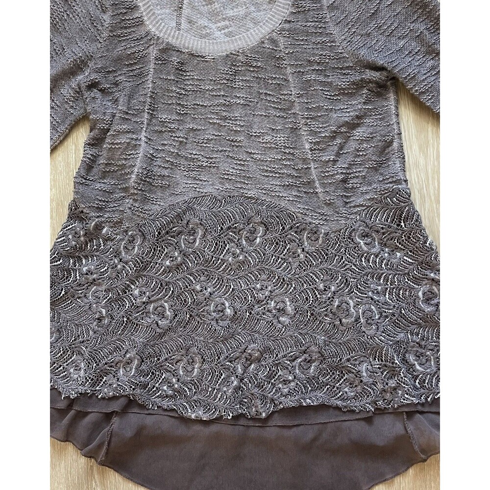 Gimmicks by BKE Women’s M Pewter Lace Overlay Tunic Top Boho 3/4 Sleeve